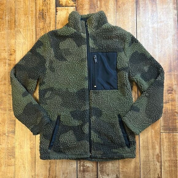 Urban Pipeline Jacket Size 8 Green Camo Full zip Fleece lined Sherpa - Picture 1 of 6